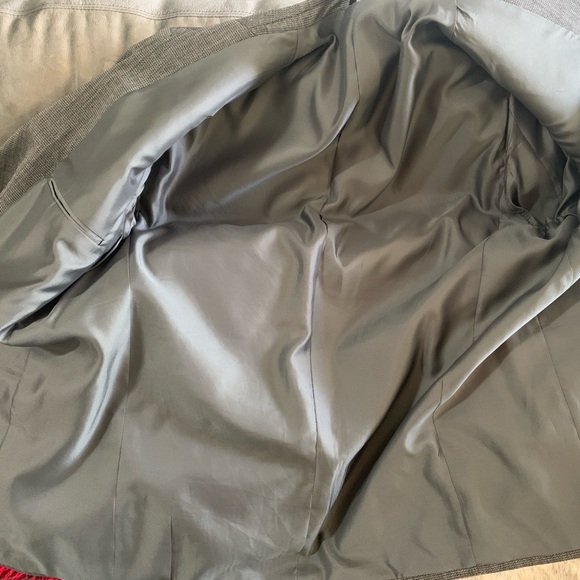 Black Herringbone 100%wool suit. - Picture 12 of 12